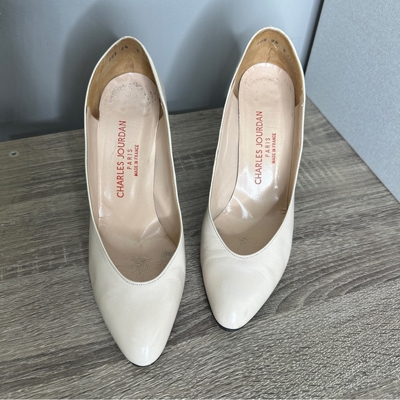 Ivory leather Charles Jordan pumps made in France - Picture 2 of 12